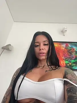 LaraHenao online show from July 15, 2:11 pm