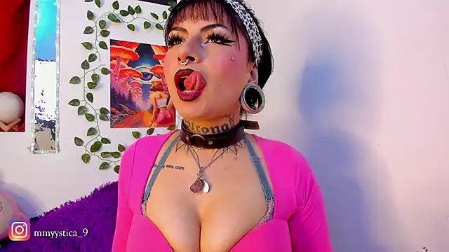 Rainnbow  online show from February 4, 4:29 am