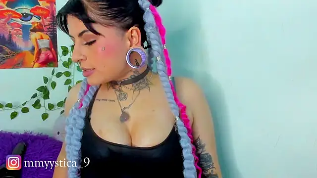 Rainnbow  online show from March 1, 7:54 am