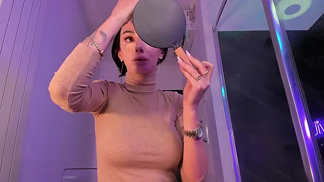 Snapshot of realhotfallingdevil chatting on March 13, 5:36 am realhotfallingdevil online show from March 13, 5:36 am