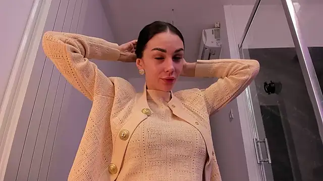 Snapshot of realhotfallingdevil chatting on March 17, 5:11 am realhotfallingdevil online show from March 17, 5:11 am