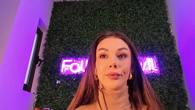 Snapshot of realhotfallingdevil chatting on March 24, 5:23 am realhotfallingdevil online show from March 24, 5:23 am