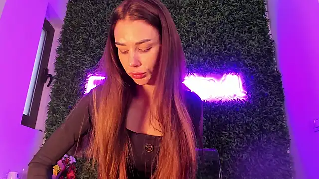 Snapshot of realhotfallingdevil chatting on March 25, 5:46 am realhotfallingdevil online show from March 25, 5:46 am