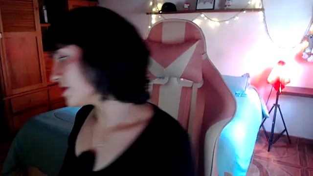 Snapshot of venus_666 chatting on July 1, 9:47 pm venus 666 online show from July 1, 9:47 pm