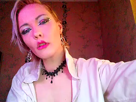 WildMissNiks online show from November 26, 9:21 am