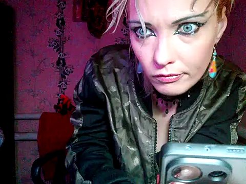 WildMissNiks online show from December 1, 9:36 am