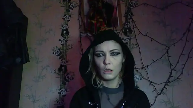 WildMissNiks online show from February 20, 9:00 am