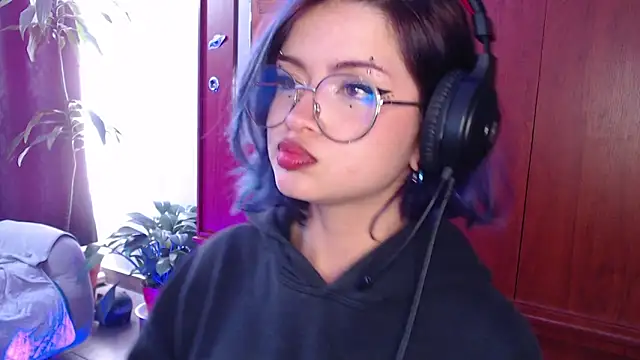 Snapshot of Raventh_ chatting on February 11, 1:38 pm Raventh online show from February 11, 1:38 pm