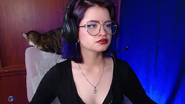 Snapshot of Raventh_ chatting on February 21, 11:33 am Raventh online show from February 21, 11:33 am