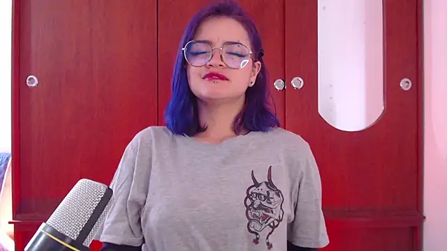 Snapshot of Raventh_ chatting on May 1, 12:43 pm Raventh online show from May 1, 12:43 pm