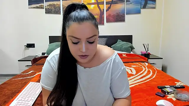 adelline online show from December 13, 10:13 pm