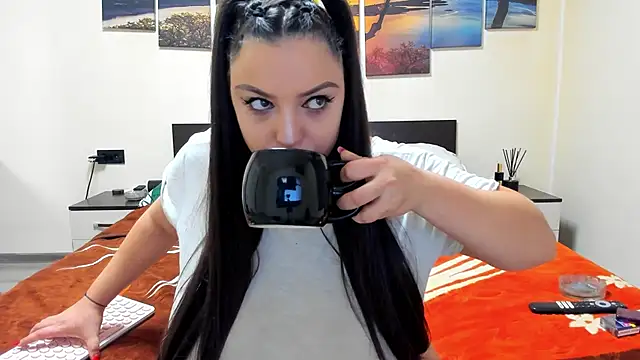 adelline online show from January 8, 9:44 pm