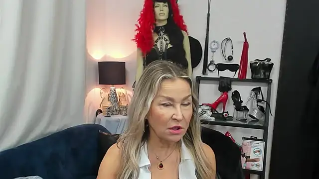 crystaLUX online show from October 30, 5:09 am