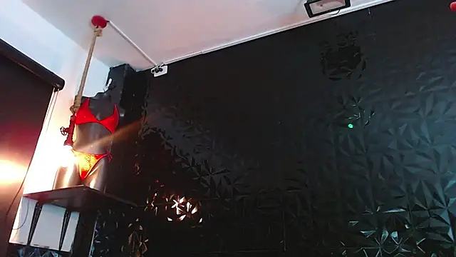 PINK  LOLA1 online show from December 19, 1:39 am