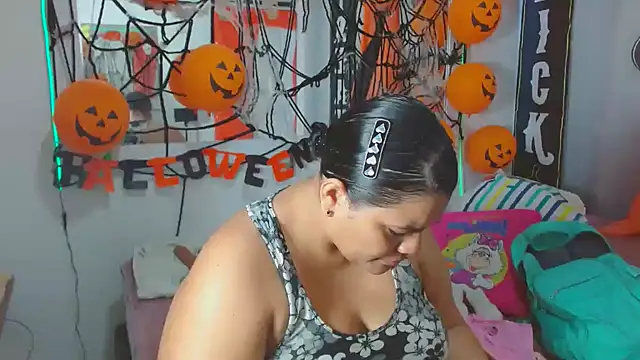 Selenna01 online show from October 27, 1:04 pm