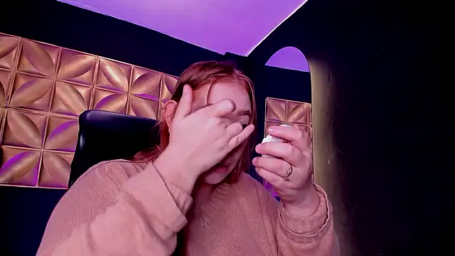 Snapshot of hannamartinn chatting on September 30, 3:28 pm hannamartinn online show from September 30, 3:28 pm