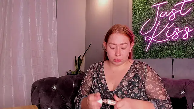 Snapshot of hannamartinn chatting on October 9, 3:43 pm hannamartinn online show from October 9, 3:43 pm