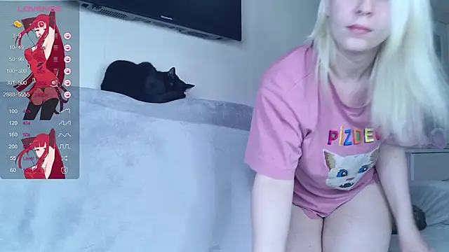 Evelyn rabbit online show from March 19, 3:40 pm