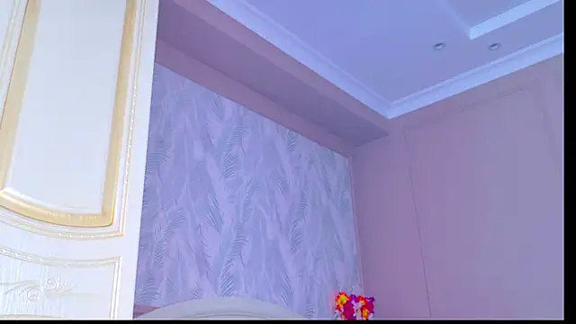 Snapshot of Evelyn_rabbit chatting on June 8, 11:54 am Evelyn rabbit online show from June 8, 11:54 am