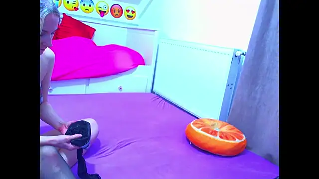 Snapshot of evehotty chatting on November 19, 8:09 pm evehotty online show from November 19, 8:09 pm