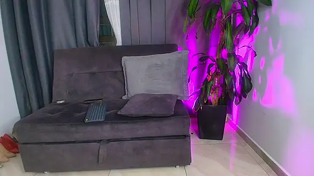 Aliciawonderxx online show from November 9, 12:09 am