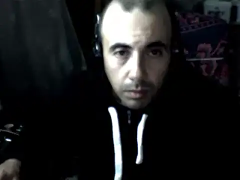 Snapshot of big_heart chatting on March 30, 10:11 pm big heart online show from March 30, 10:11 pm