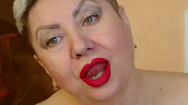 LadyPosh online show from December 4, 9:46 pm