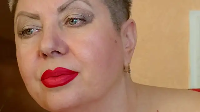 LadyPosh online show from December 6, 10:08 pm