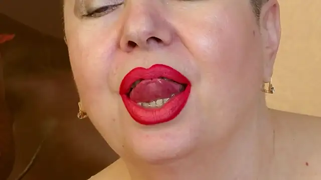 LadyPosh online show from December 7, 1:14 am