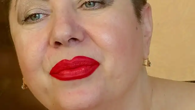 LadyPosh online show from December 18, 1:59 am