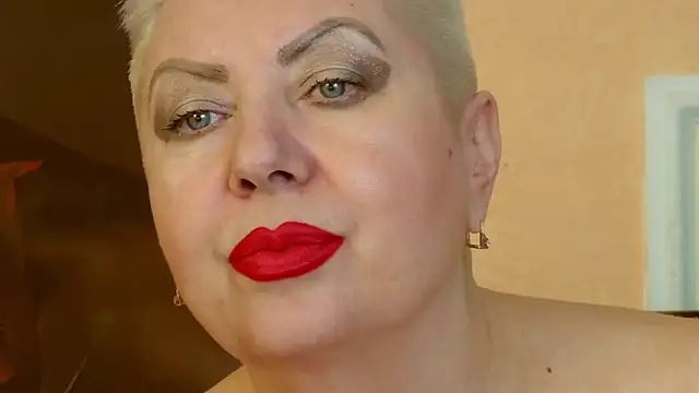 LadyPosh online show from December 25, 1:42 am