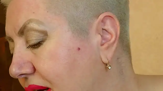 LadyPosh online show from December 27, 5:52 am