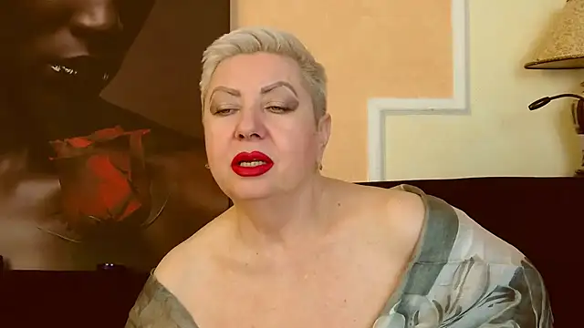 LadyPosh online show from March 21, 9:45 pm