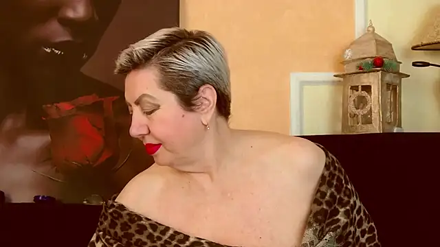 Snapshot of LadyPosh chatting on April 7, 9:04 pm LadyPosh online show from April 7, 9:04 pm