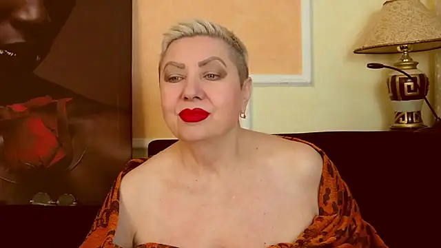 Snapshot of LadyPosh chatting on May 6, 7:08 pm LadyPosh online show from May 6, 7:08 pm