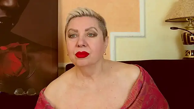 Snapshot of LadyPosh chatting on May 14, 7:42 pm LadyPosh online show from May 14, 7:42 pm