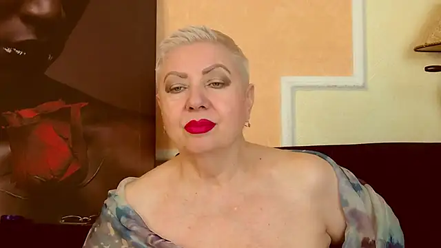 Snapshot of LadyPosh chatting on July 8, 8:46 pm LadyPosh online show from July 8, 8:46 pm