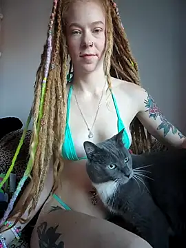 Snapshot of LucidLucy chatting on October 8, 12:25 pm LucidLucy online show from October 8, 12:25 pm