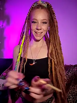 Snapshot of LucidLucy chatting on October 12, 9:41 am LucidLucy online show from October 12, 9:41 am