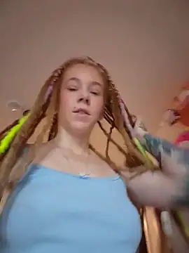 Snapshot of LucidLucy chatting on October 15, 12:38 pm LucidLucy online show from October 15, 12:38 pm