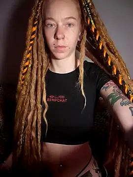 Snapshot of LucidLucy chatting on October 22, 9:20 am LucidLucy online show from October 22, 9:20 am