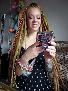 Snapshot of LucidLucy chatting on October 24, 1:51 pm LucidLucy online show from October 24, 1:51 pm