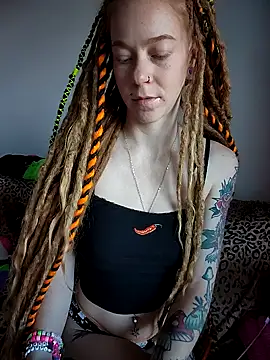 Snapshot of LucidLucy chatting on October 26, 1:06 pm LucidLucy online show from October 26, 1:06 pm