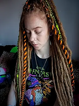 Snapshot of LucidLucy chatting on October 27, 1:37 pm LucidLucy online show from October 27, 1:37 pm