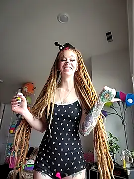 Snapshot of LucidLucy chatting on November 1, 3:36 pm LucidLucy online show from November 1, 3:36 pm