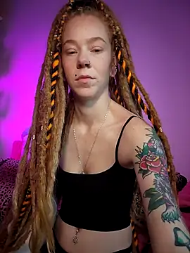 Snapshot of LucidLucy chatting on November 3, 1:23 pm LucidLucy online show from November 3, 1:23 pm