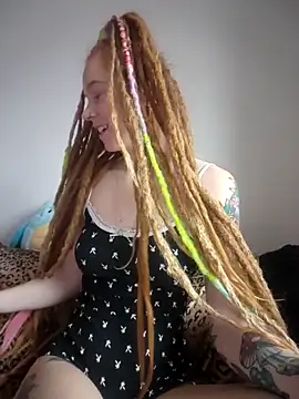 LucidLucy online show from November 26, 4:08 pm