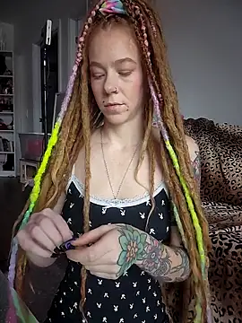 LucidLucy online show from November 29, 2:31 pm