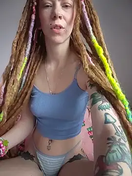 LucidLucy online show from December 14, 1:27 pm