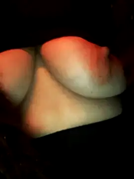 Snapshot of Dirtyfeelin chatting on December 2, 5:41 pm Dirtyfeelin online show from December 2, 5:41 pm